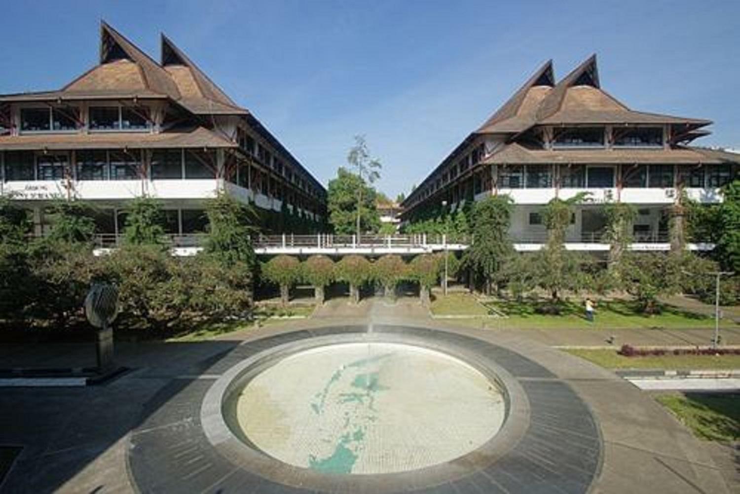 Kampus-ITB-Bandungs.jpg