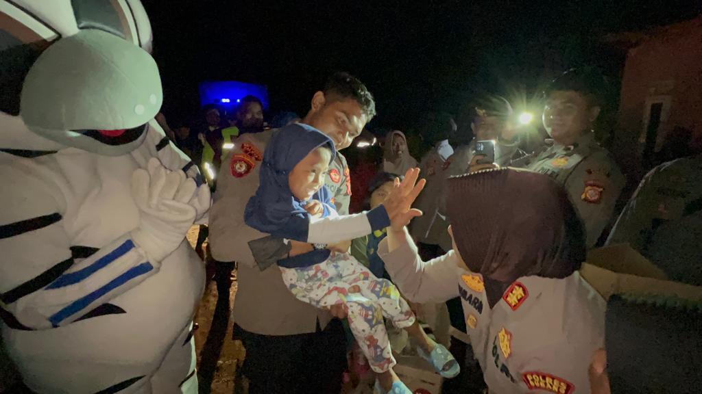 Jauh-jauh Datang dari Subang ke Lokasi Gempa Bumi di Cianjur, Ini yang Dilakukan AKBP Sumarni