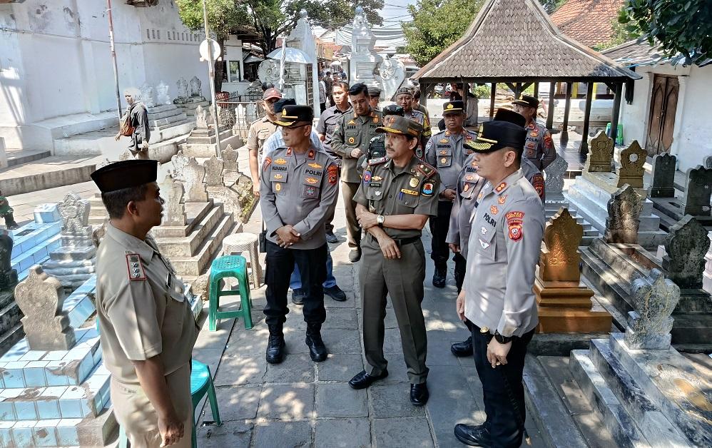 Kawasan-Makam-Sunan-Gunung-Jati-di-Kabupaten-Cirebon.jpg