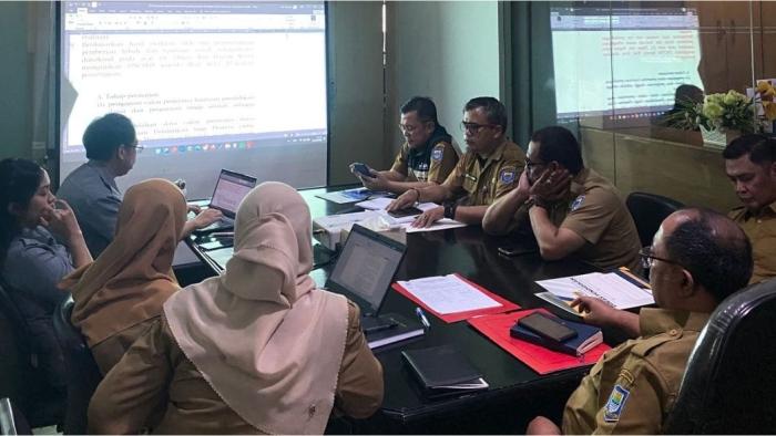 Kemenkum-Jabar-menghadiri-rapat-pembahasan-dua-Raperwal-Bandung.jpg