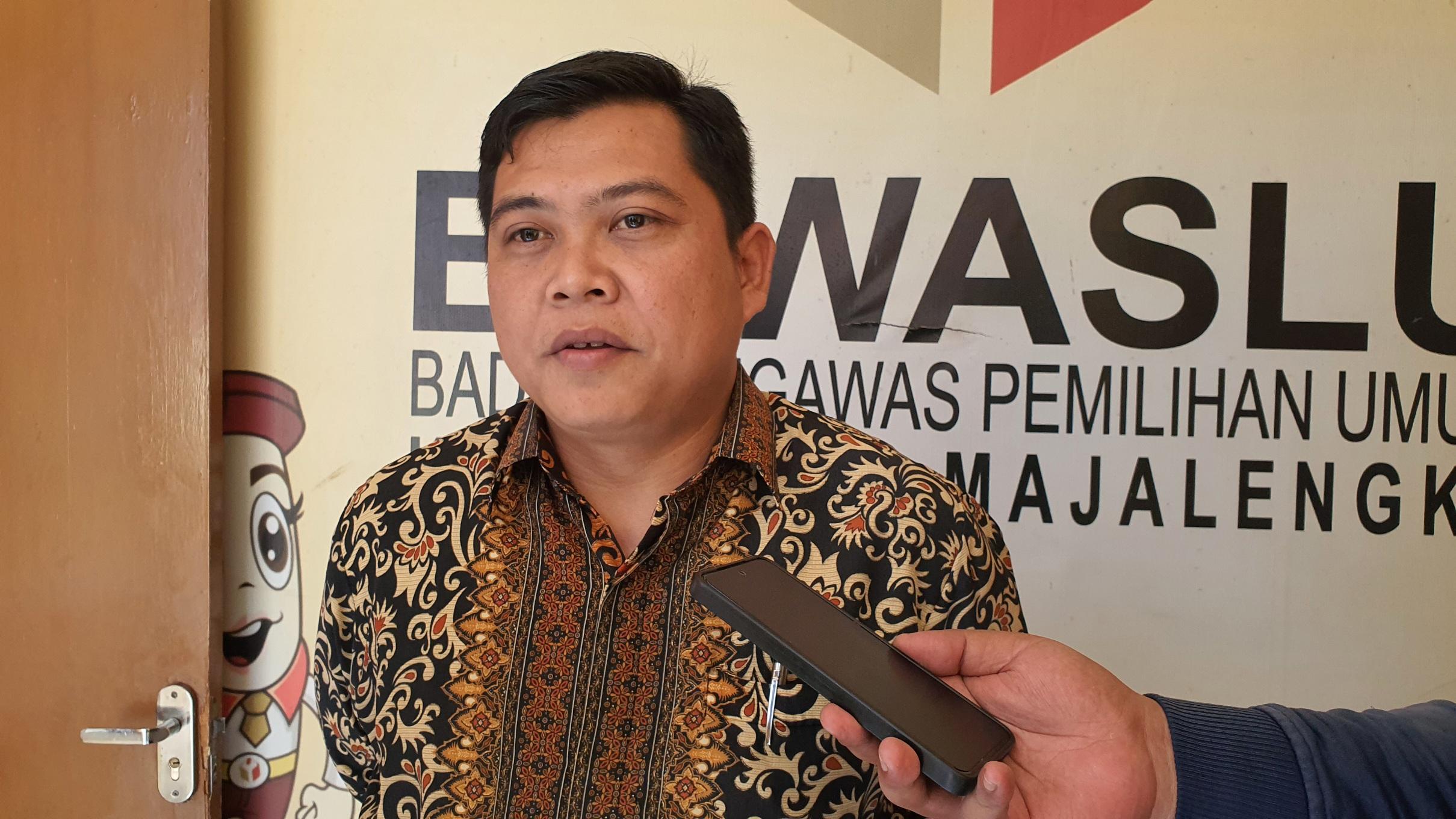 Ketua-Bawaslu-Kabupaten-Majalengka-Dede-Rosada-1.jpg