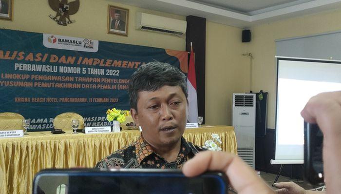 Ketua-Bawaslu-Kabupaten-Pangandaran-Iwan-Yudiawan__.jpg