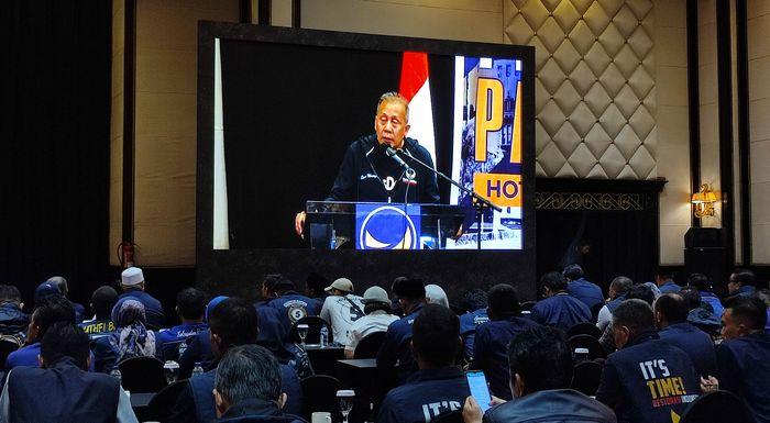 Ketua-DPD-Nasdem-Jabar-Saan-Mustofa-saat-Rapat-Konsolidasi.jpg