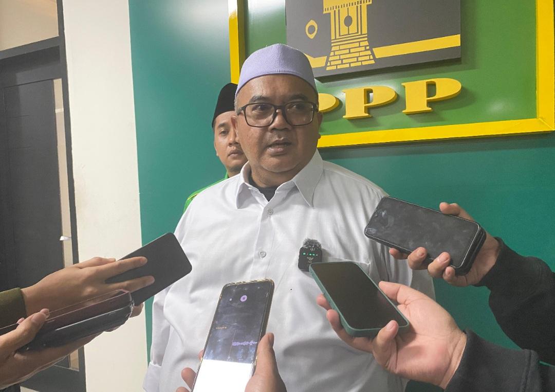 Ketua-DPW-PPP-Jabar-Pepep-Saepul-Hidayat-saat-memberi-keterangan-Minggu-142026-malam.jpg