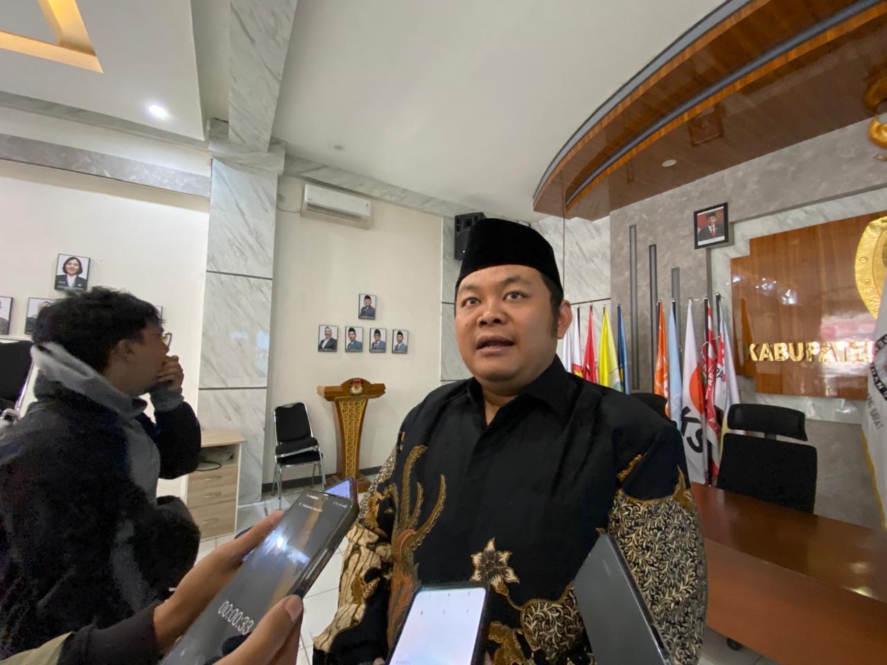 Ketua-KPU-Bandung-Barat-Ripqi-Ahmad-Sulaeman.jpg