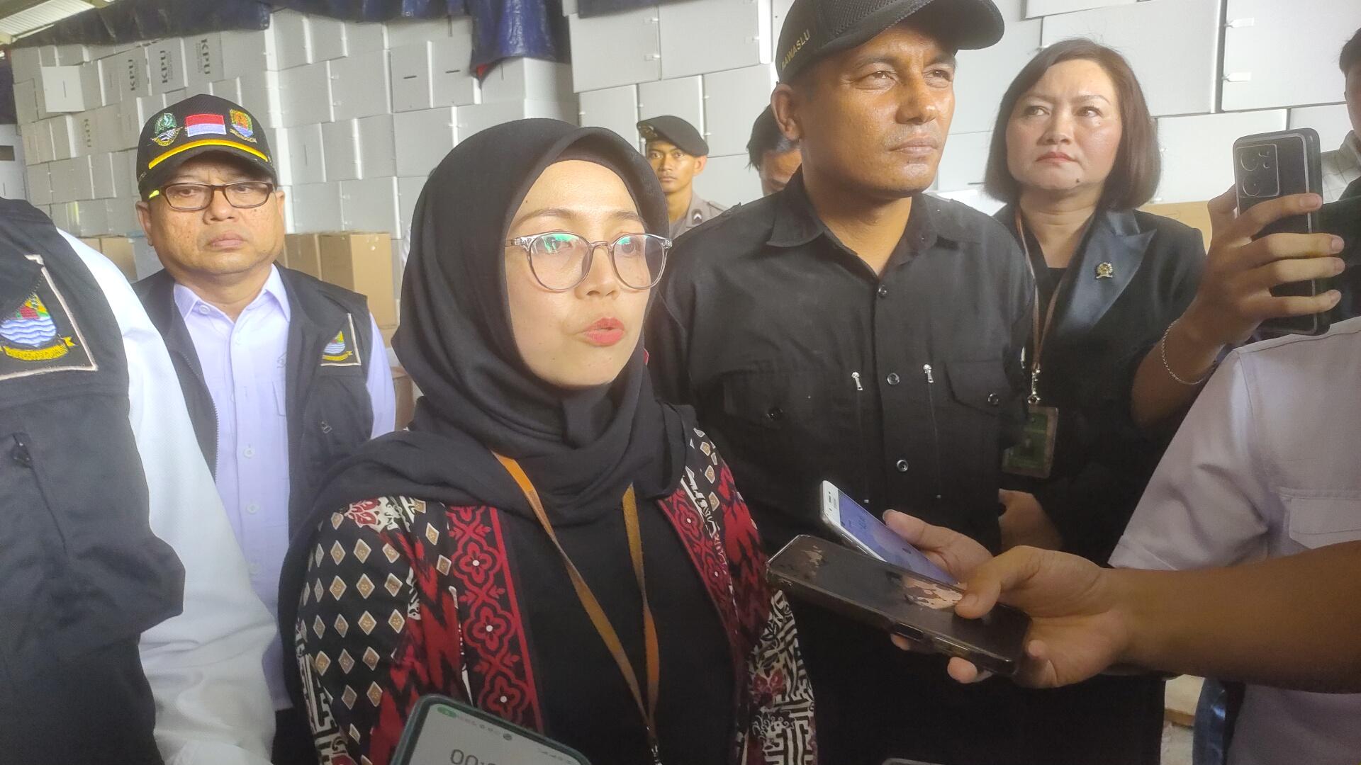 Ketua-KPU-Kabupaten-Cirebon-Esya-Kurnia-Puspawati-zs.jpg
