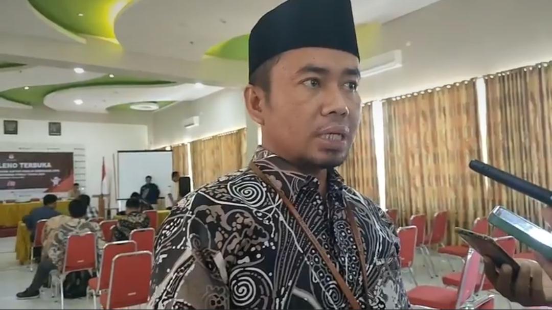 Ketua-KPU-Kabupaten-Pangandaran-Muhtadin-dff.jpg