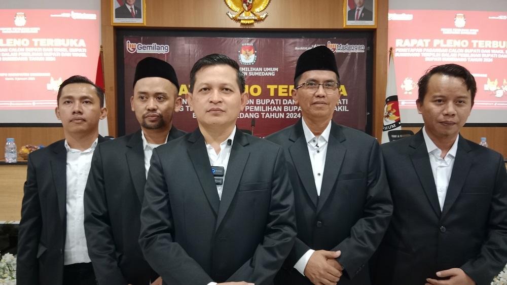 Ketua-KPU-Sumedang-Ogi-Ahmad-Fauzi-91.jpg