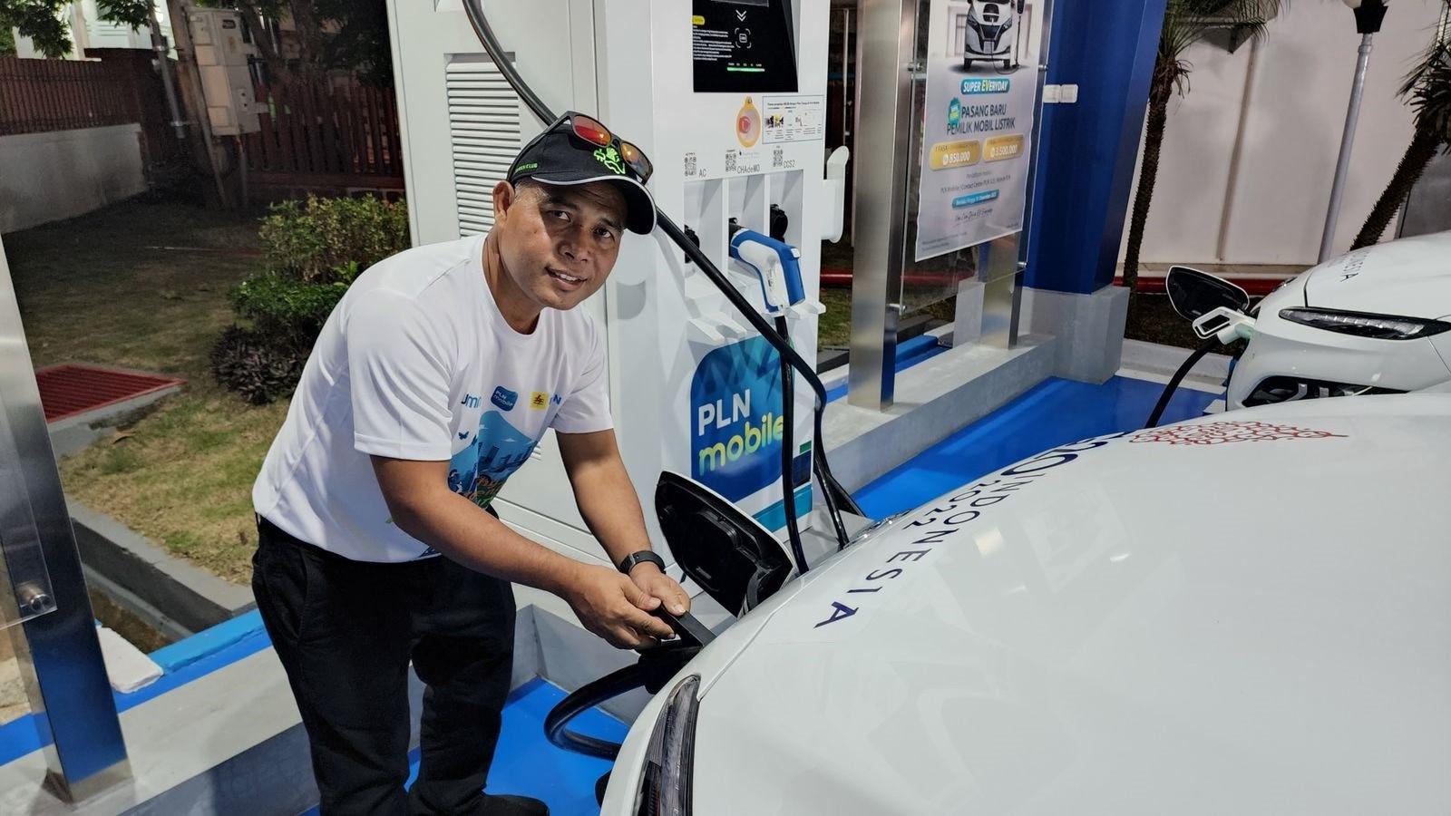 Cek di Sini! 9 Tips Aman dan Nyaman Bepergian Jauh Pakai Mobil Listrik