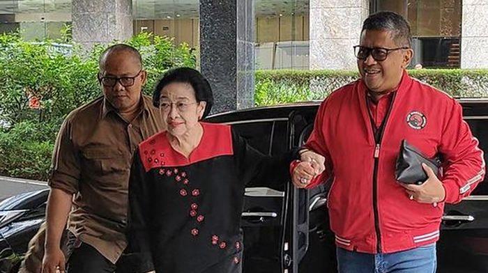 Ketua-Umum-PDI-Perjuangan-Megawati-Soekarnoputri-tengah-saat-tiba.jpg