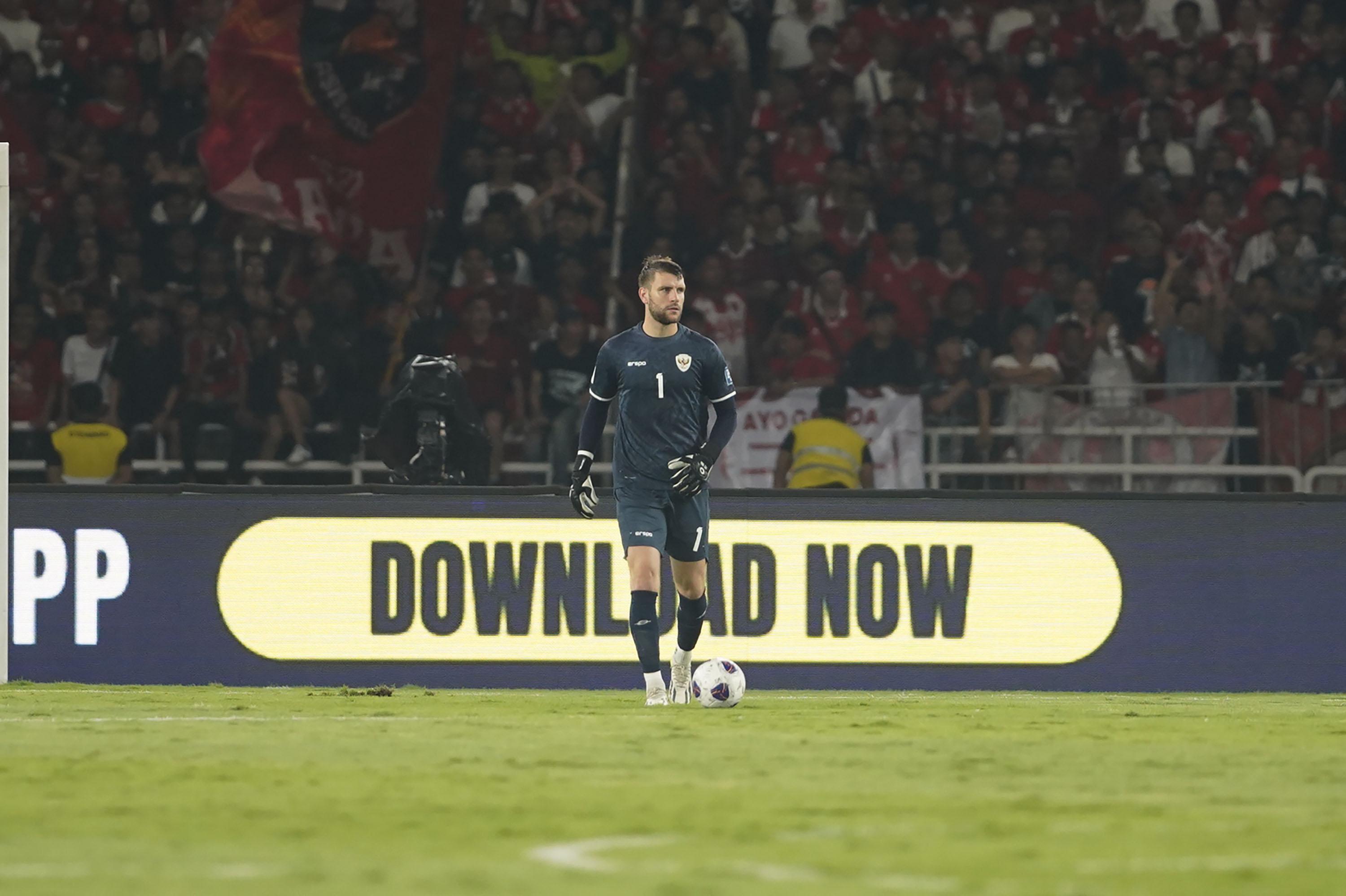 Kiper-Indonesia-Maarten-Paes-di-laga-kontra-Australia.jpg