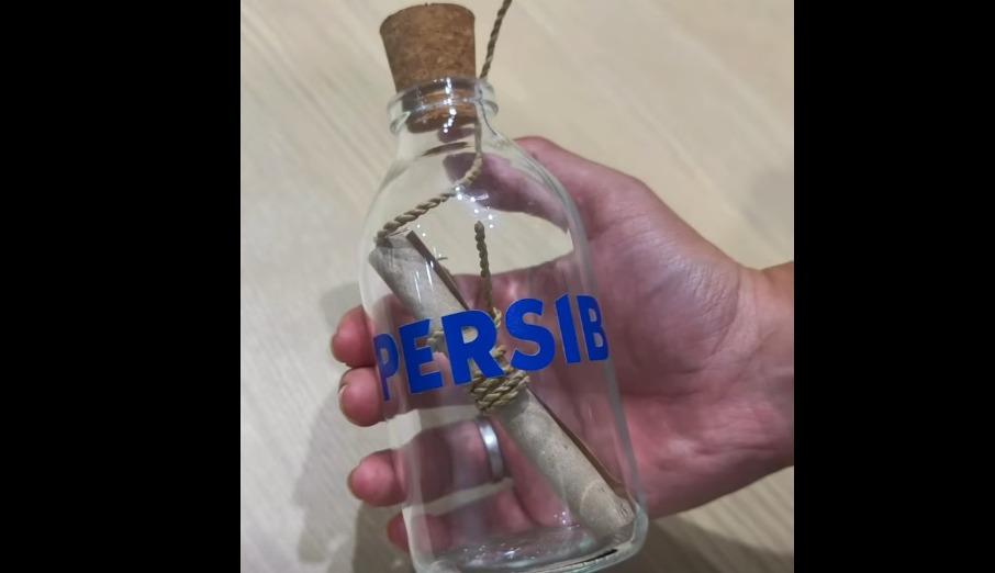 Kode-pemain-anyar-Persib-melalui-botol.jpg