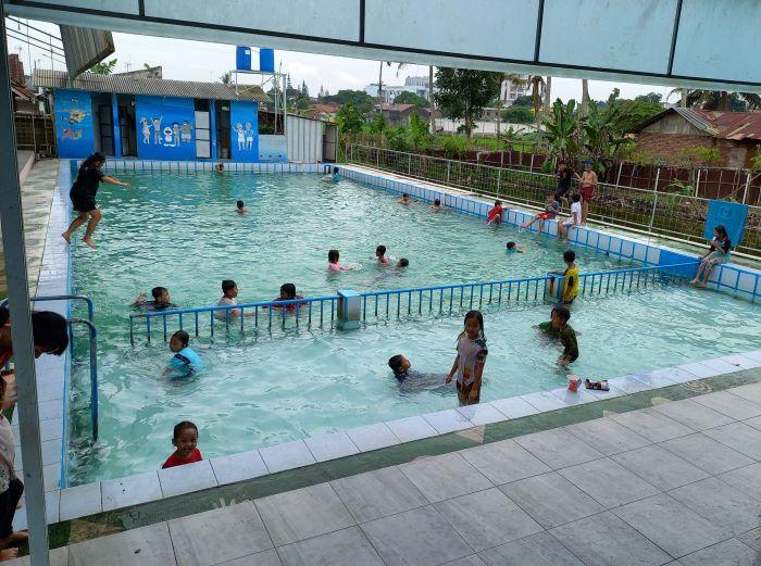Kolam-renang-Saung-Abah-Asdi-alternatif-mengisi-liburan-anak-anak-di-tengah-Kota-Tasikmalaya.jpg