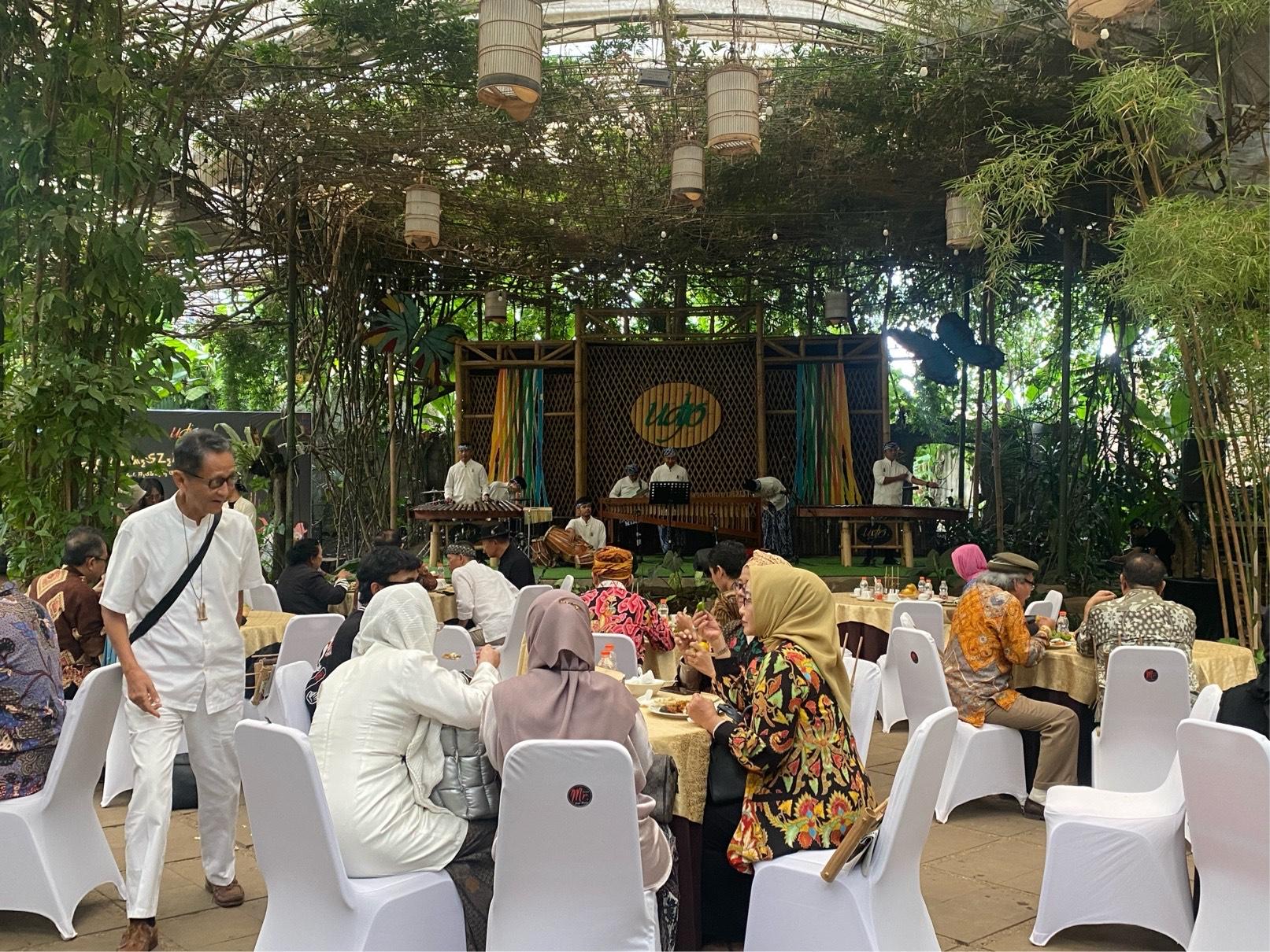 Komunitas-USA-Gelar-Halal-Bihalal-di-Saung-Angklung-Udjo.jpg
