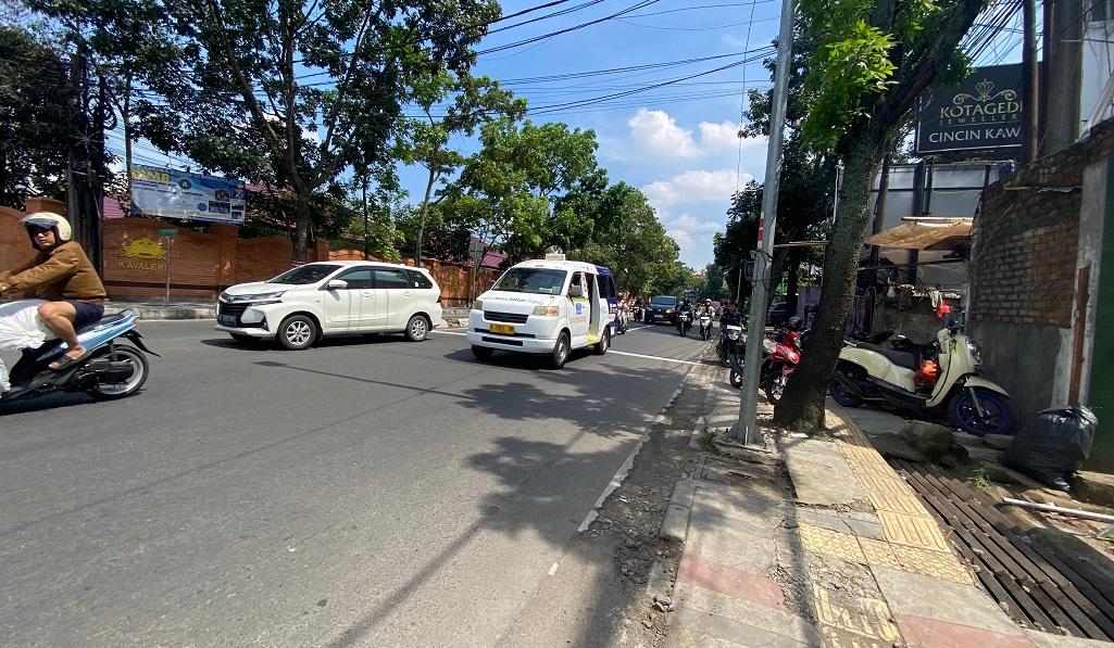 Wajah Baru Jalan Gatot Subroto Bandung setelah Bersih dari PKL dan Bangli, Trotoar Lebih Rapi