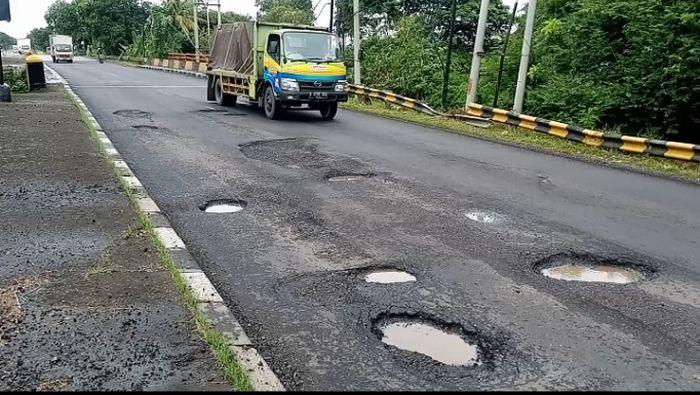 Ngeri dan Berbahaya, Kondisi Jalur Mudik Lebaran 2024 di Pantura Subang Rusak Parah dan Berlubang