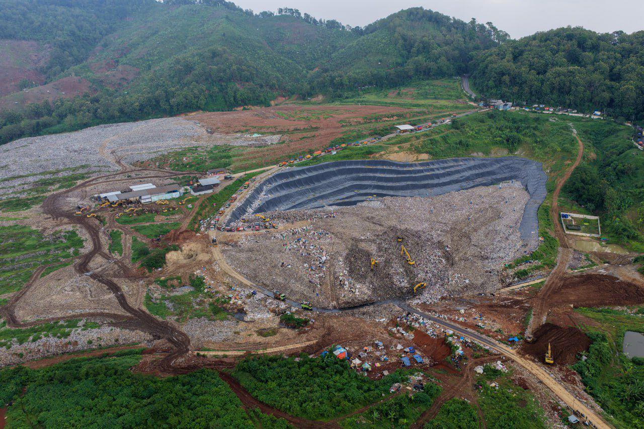 Kondisi-TPA-Sarimukti-Cipatat-Bandung-Barat-sw.jpg