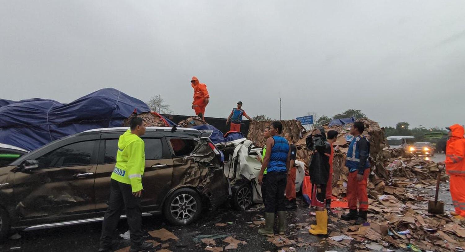 Kondisi-kecelakaan-beruntun-sa.jpg