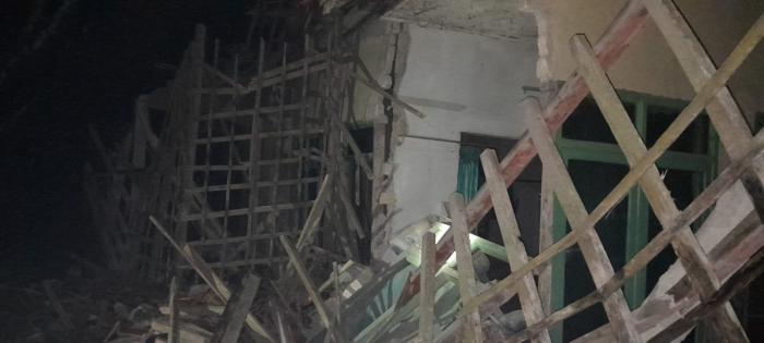 Kondisi-salah-satu-rumah-di-Sukabumi-yang-rusak-akibat-gempa-di-Garut.jpg