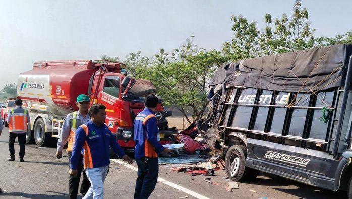 'Saya Juga Ngantuk' kata Kernet saat Diminta Sopiri Truk Tangki Pertamina Nahas di Tol Cipali