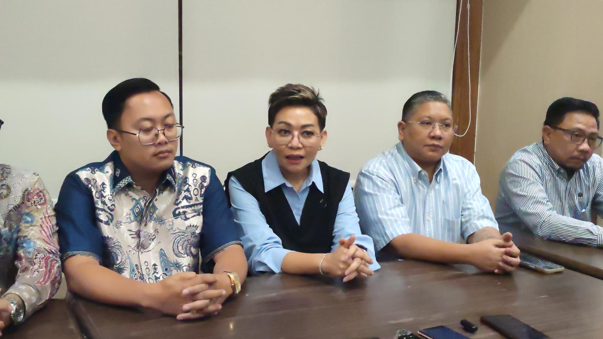 Kuasa-Hukum-Ridwan-Kamil-dan-Kuasa-Hukum-Atalia.jpg