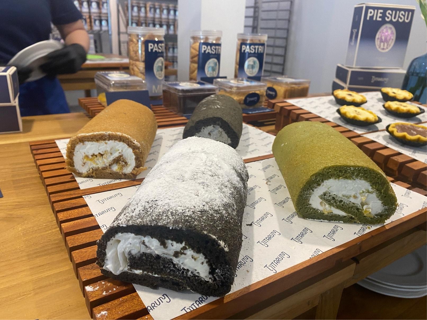  Berburu Oleh-oleh di Bandung, Tjitarum Angkat Kudapan Khas Jabar dengan Nuansa Heritage