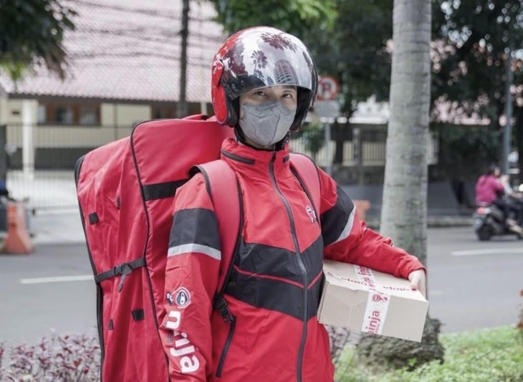 Kurir-perempuan-Ninja-Xpress-pada-momentum-Hari-Kartini.jpg