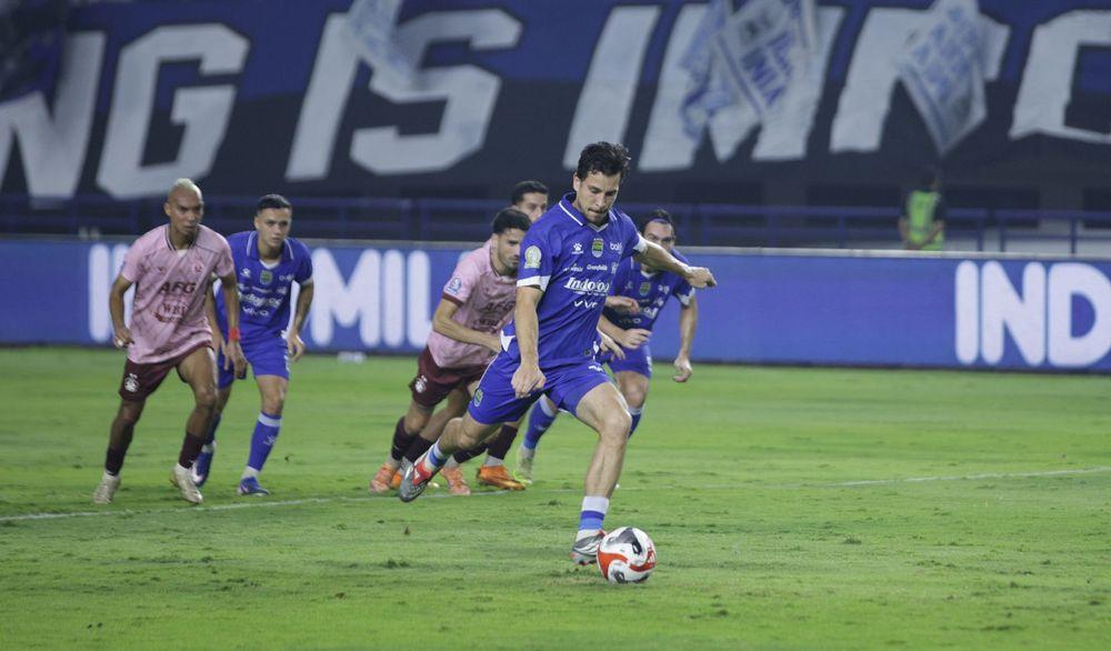 LANGKAH-THOM-HAYE-Persib-menutup-babak-pertama-d.jpg