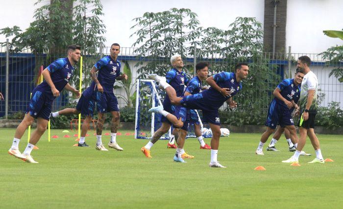 Latihan-Persib-Bandung-di-Stadion-Sidolig-Rabu-572023.jpg