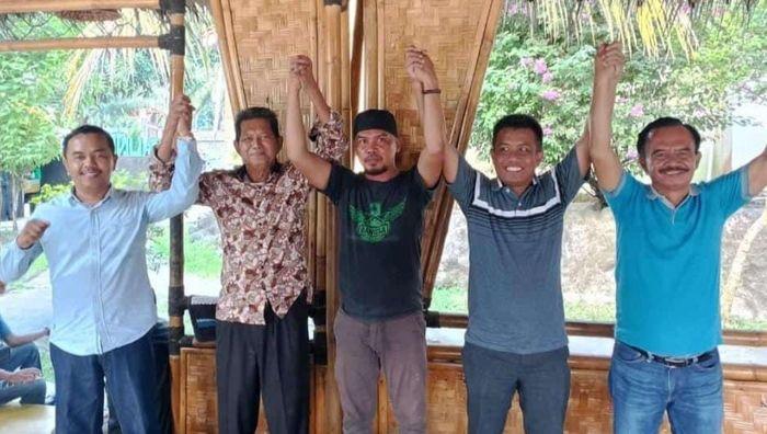 Lima-pengurus-partai-di-Kabupaten-Pangandaran-Koalisi-Pangandaran-Maju-menjelang-Pilkada-2024.jpg