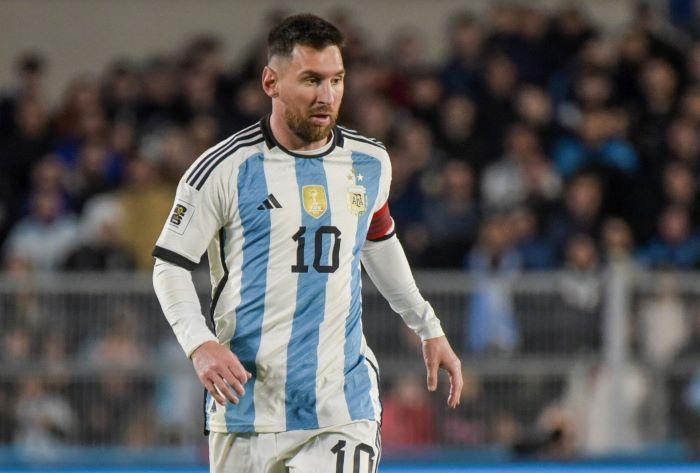 jabar/Lionel-Messi-beraksi-di-laga-Argentinavs-Ekuador_.jpg