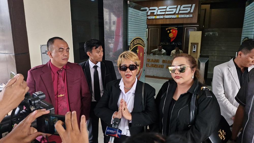 Lisa Mariana Lesu setelah Diperiksa 5 Jam Terkait Kasus Video Syur, Dicecar Puluhan Pertanyaan