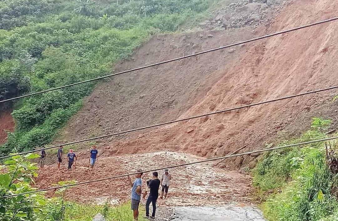 Longsoran-di-wilayah-Majalengka-Selatan.jpg