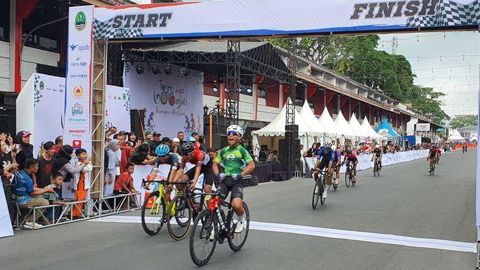 M-Azil-hijau-IRR-Youth-pada-Tour-de-Linggarjati-TDL-Kuningan.jpg
