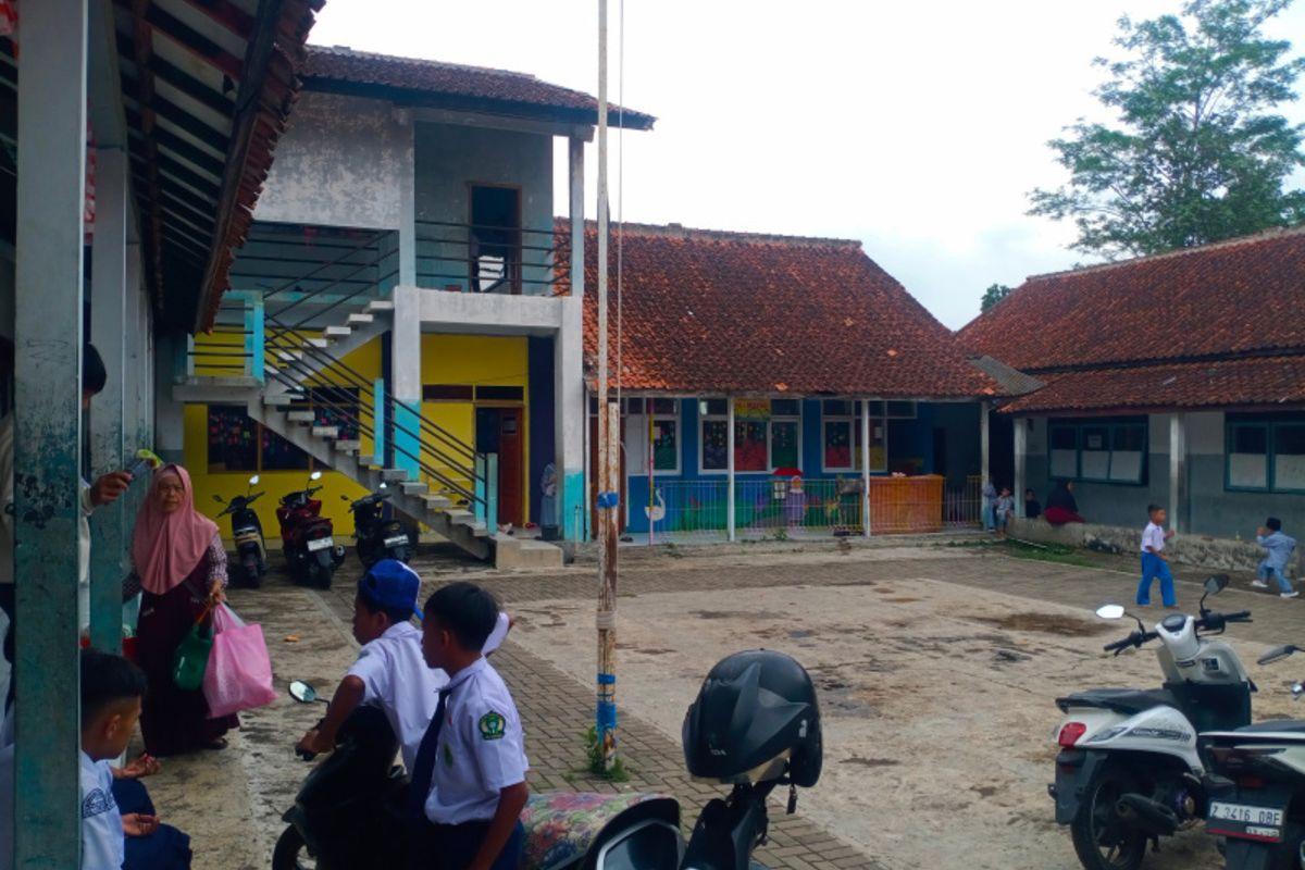MTs-Al-Irsyad-Karangpawitan-Garut-tempat-sekolah-Zulfa.jpg