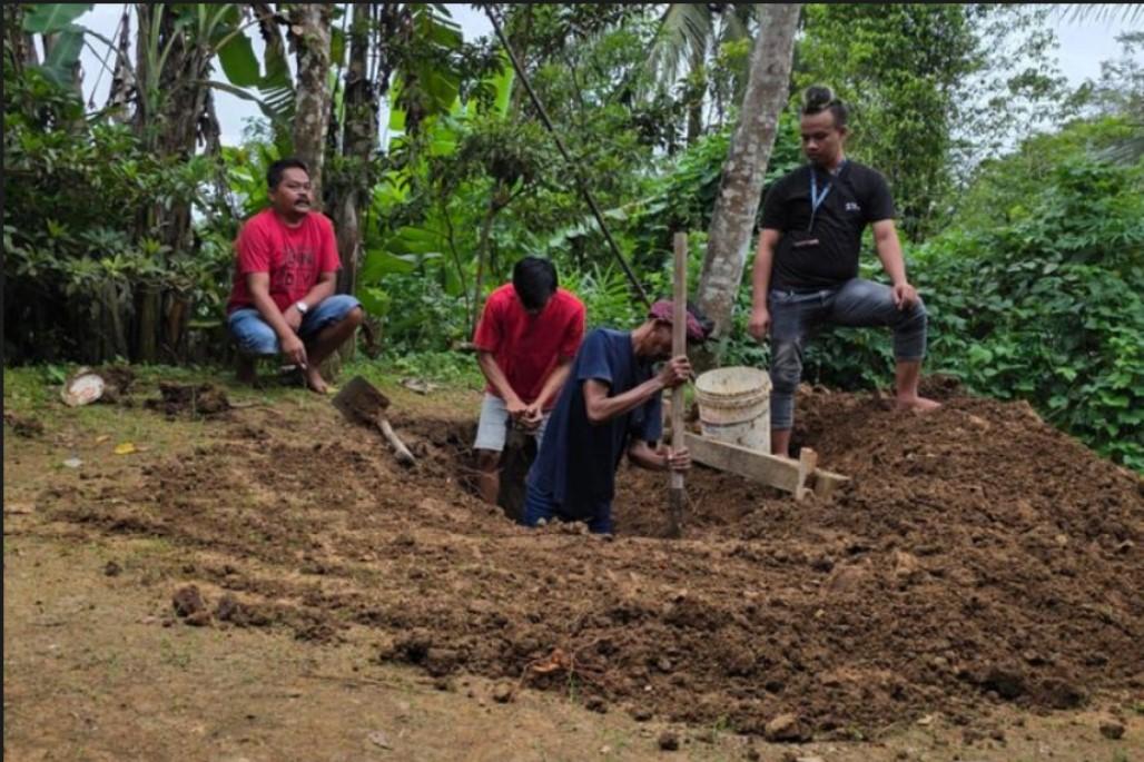 Makam-yang-jadi-bahan-konten-viral-di-Cianjur-dibongkar-polisi.jpg