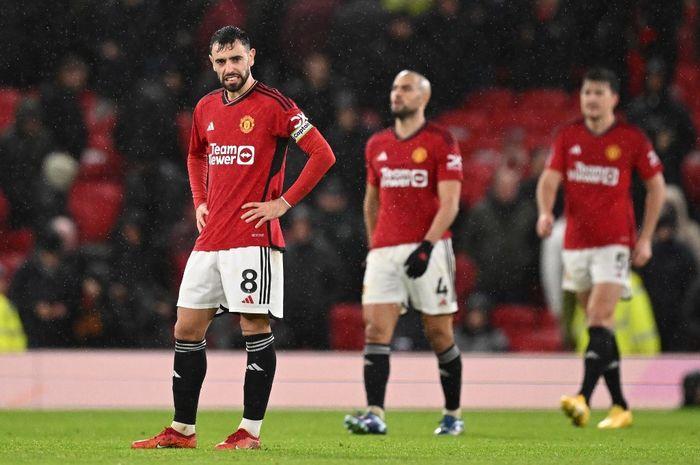 Manchester-United-vs-Bournemouth_Bruno-Fernandes-dkk.jpg