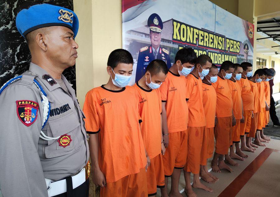 Modus 11 Pengedar Narkoba yang Dibekuk Polres Indramayu, Lokasi Ambil Barang Dikirim via Chat