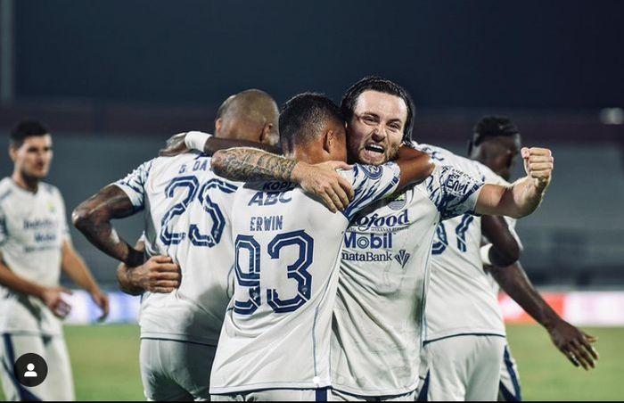 Marc-Klok-Persib-Bandung-rayakan-kemenangan_1.jpg
