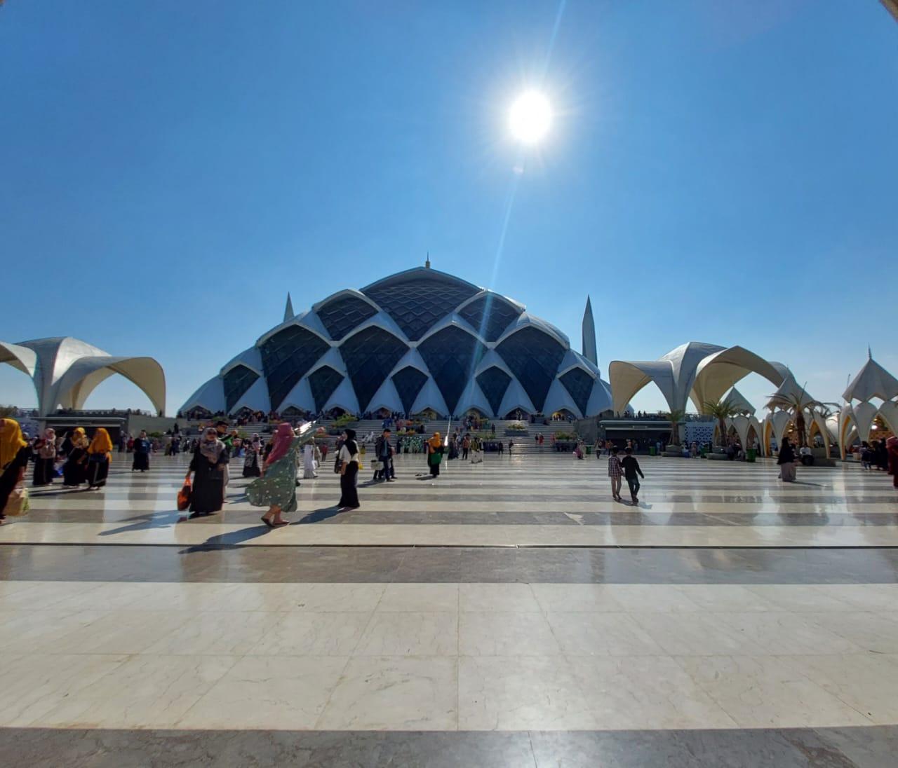 Masjid-Raya-Al-Jabbar-Gedebage-Kota-Bandung-11111.jpg