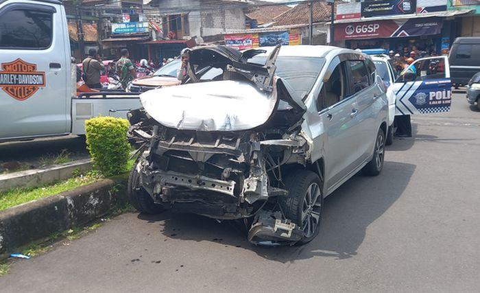 Kronologi Kecelakaan Maut Angkot Sampai Hancur di Sukabumi, Pengemudi Xpander Ternyata Emak-emak - Tribunjabar.id