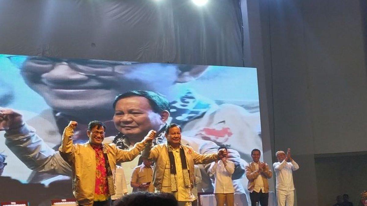 Momen-Budiman-Sujatmiko-bersama-Prabowo-Subianto.jpg