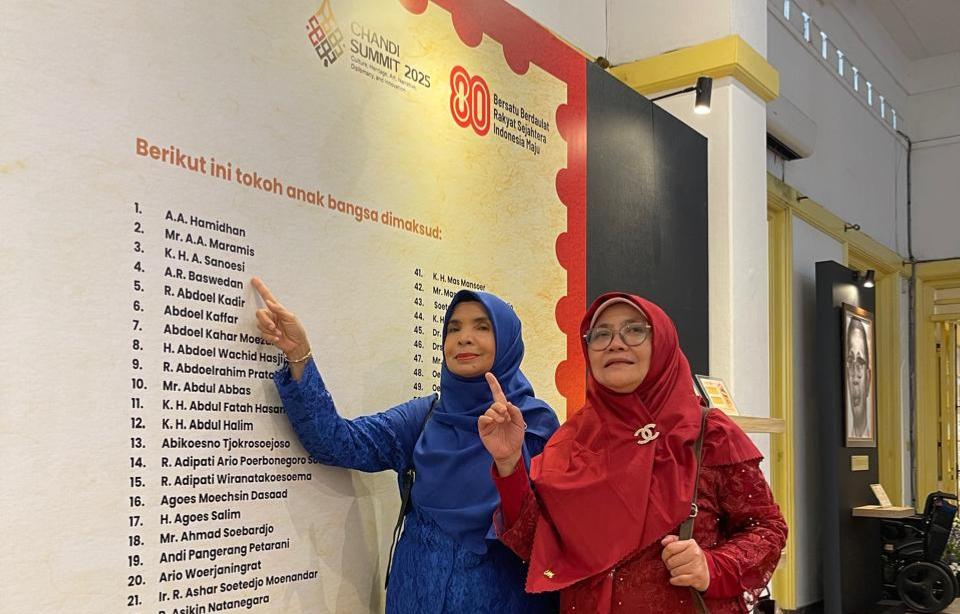 Prangko HUT ke-80 RI Abadikan KH Ahmad Sanusi, Keluarga Besar di Sukabumi Sambut Syukur dan Harapan