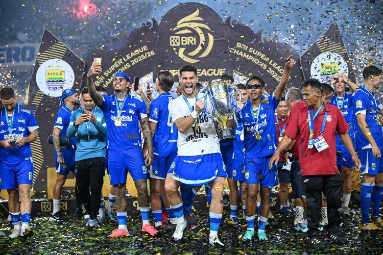 Momen-selebrasi-pemain-Persib-juara-Super-League-202.jpg