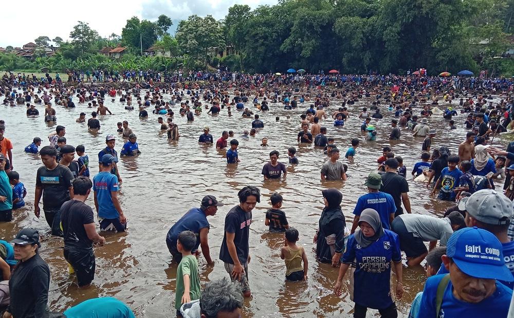 NGAGOGO-PERSIB-juara-di-kolam-umuh-255.jpg
