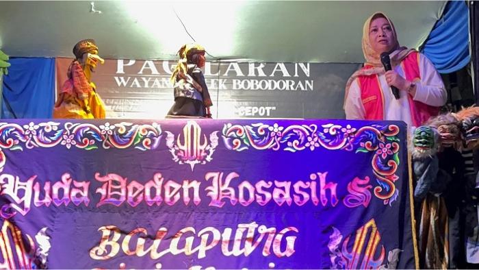 Ngamumule-Budaya-Sunda-Cawawalkot-Bandung-Yena-Iskandar-Masoem-Meriahkan-Pergelaran.jpg