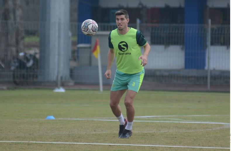 Nick Kuipers Bongkar Sosok Luis Milla Saat Latihan Perdana Bersama Persib Bandung, Ternyata Begini
