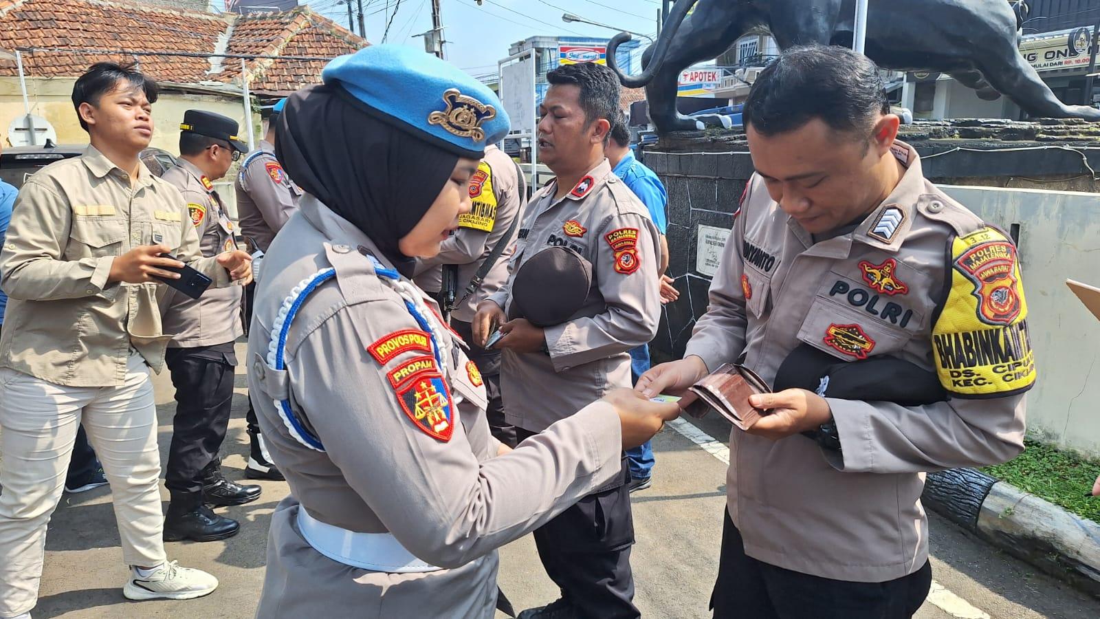 Operasi-Gaktiblin-di-Mapolsek-Cikijing.jpg