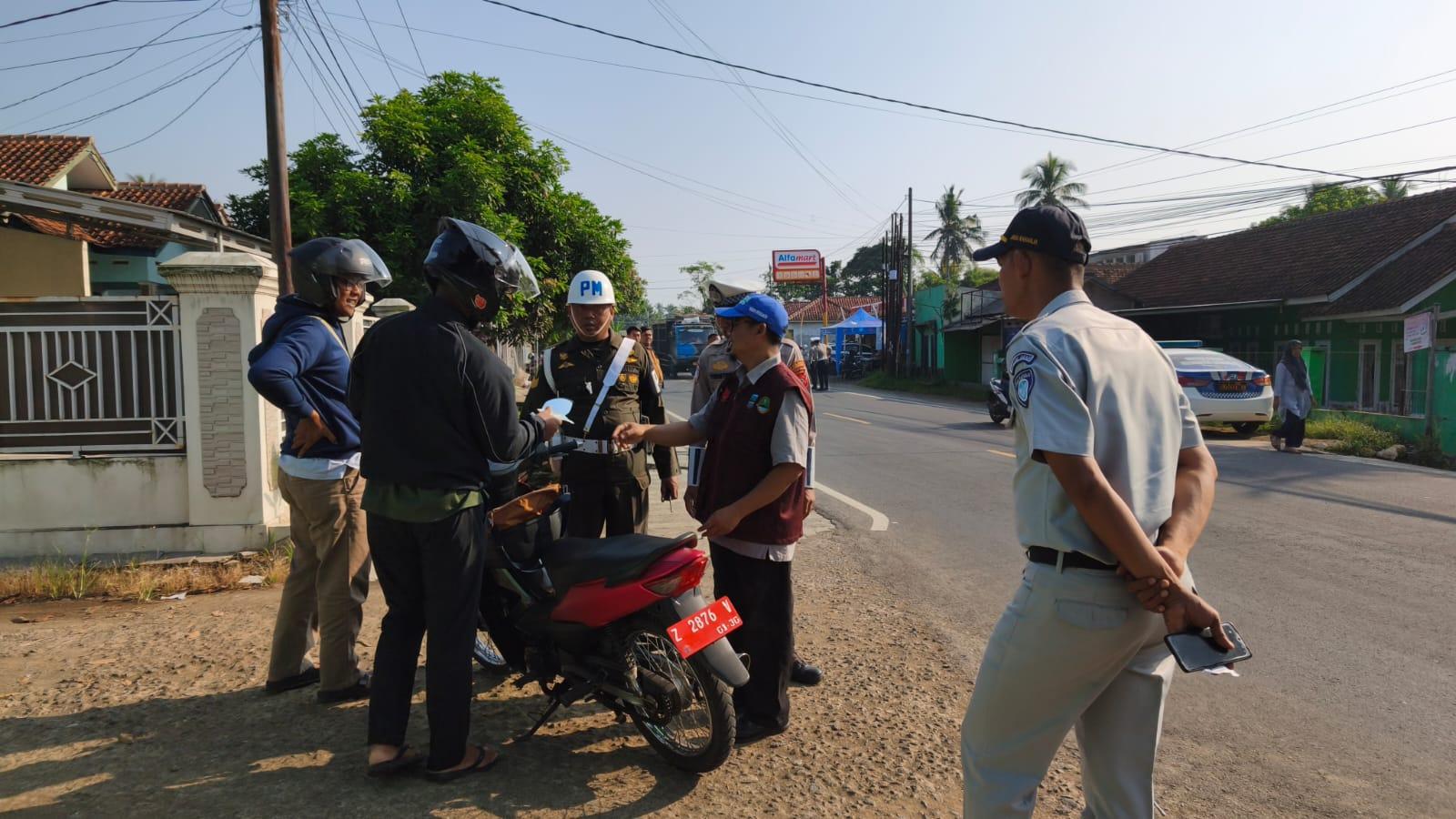Razia Pajak Kendaraan di Pangandaran, Banyak Motor Nekat Kabur Saat Pemeriksaan Gabungan