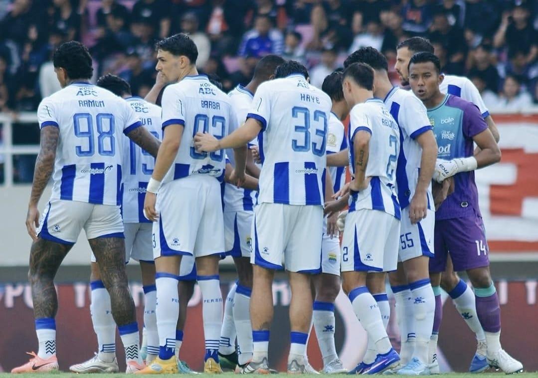 PERSIB-berjuang-mempertahankan-puncak-klasem.jpg